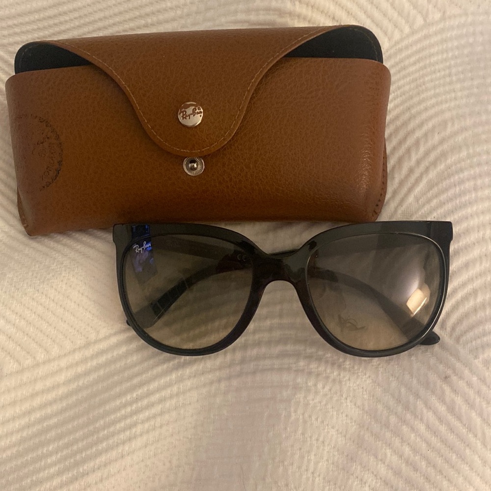 Ray Ban Plastic Sunglasses in Black